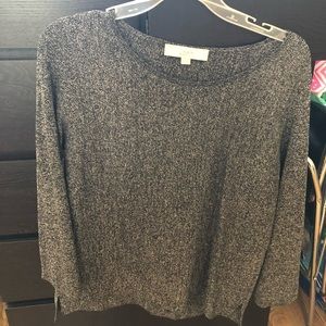 Gray long sleeve shirt